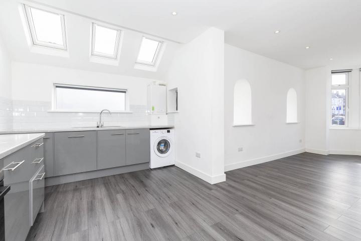 Modern Garden Apartment Gresham Gardens, Golders Green